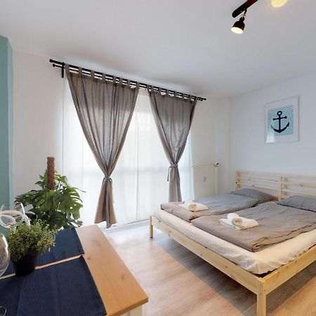 Studio Steps From Nivy & Main Bus Station Братислава Екстериор снимка