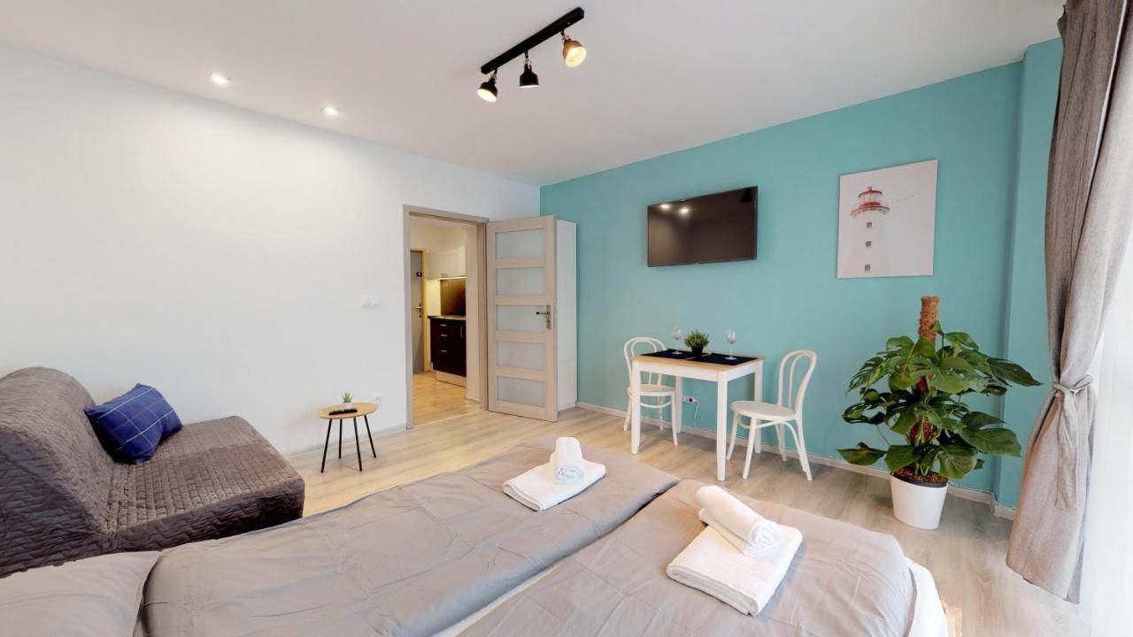 Studio Steps From Nivy & Main Bus Station Братислава Екстериор снимка